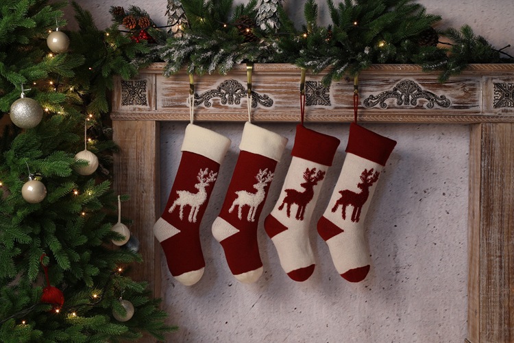 Christmas Stocking with Reindeer Design New Year Gift Bag Knitted Yarn Candy Bag